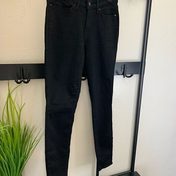 Levi Strauss mid rise skinny, black, size 6 - Picture 5 of 14